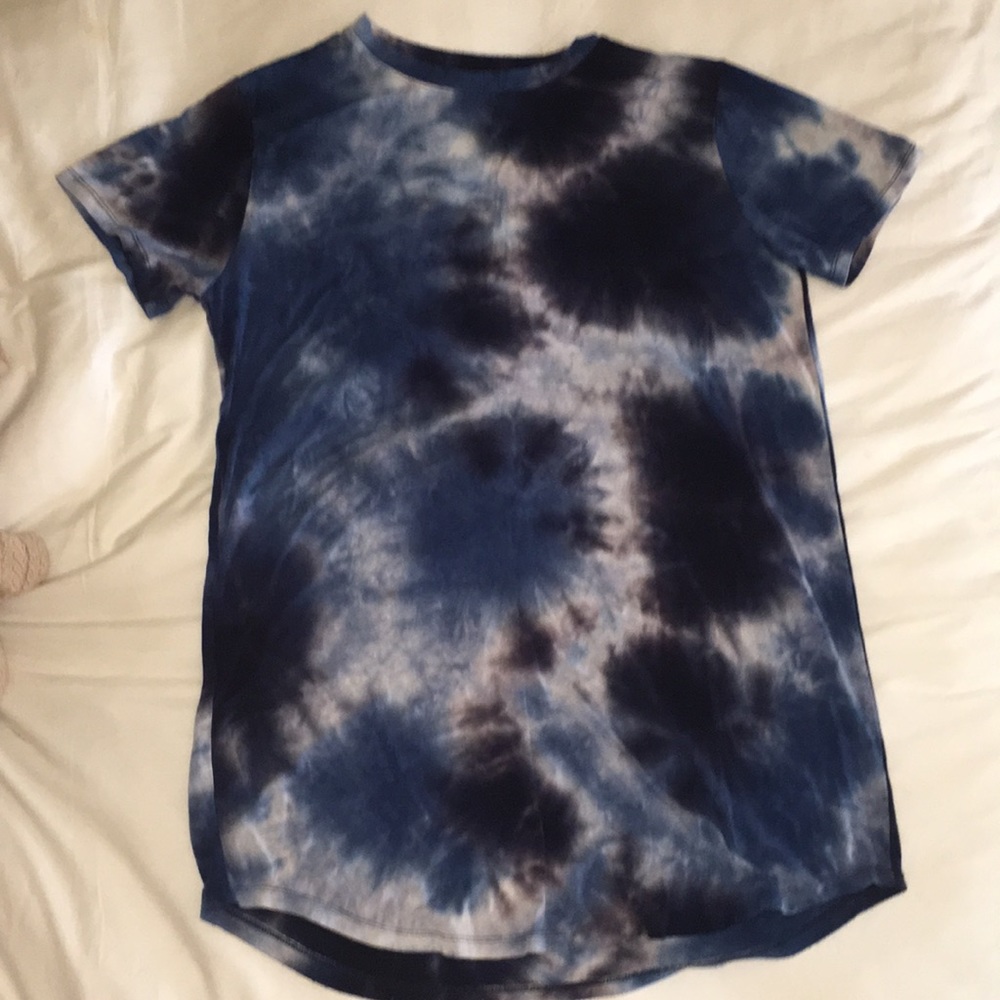 Oversized tie die shirt